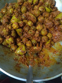 कैरी और लिसोडे का आचार(KAIRI AUR LASODE KA ACHAR RECIPE IN HINDI) रेसिपी मुख्य फोटो