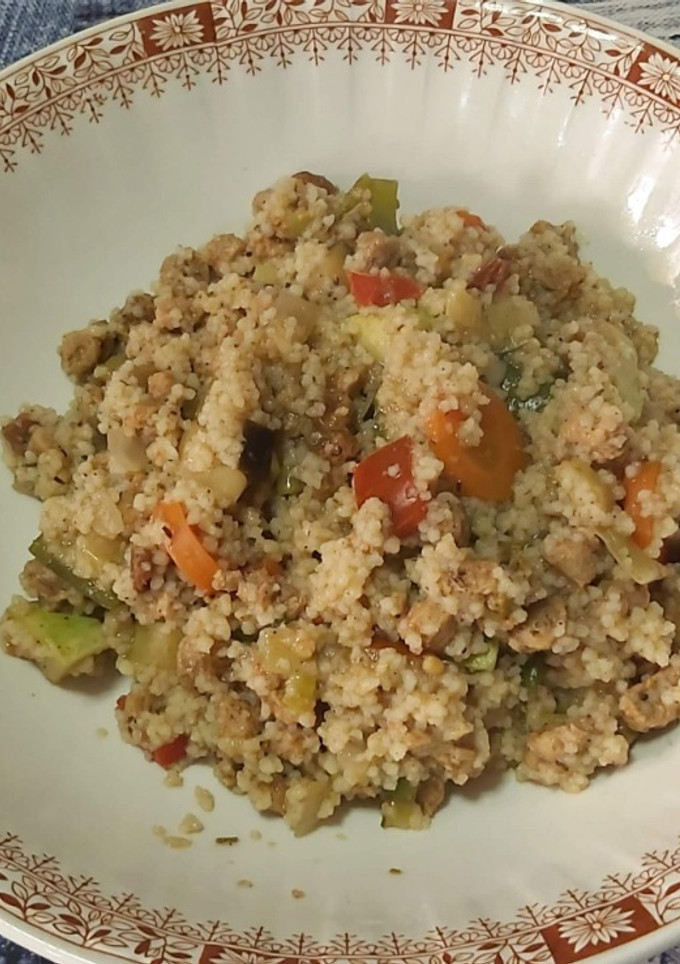 Una foto de Cuscús con soja texturizada y verduras