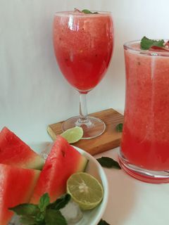 तरबूज का जूस (tarbuj ka juice recipe in Hindi) रेसिपी मुख्य फोटो