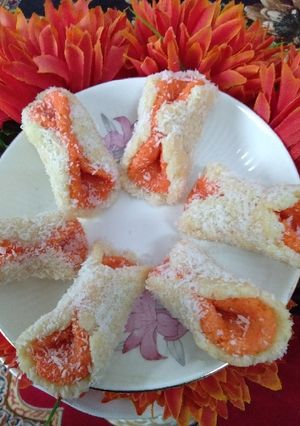 A picture of Sweet of Milk powder and desiccated coconut.