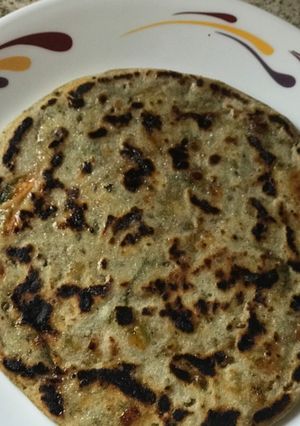 A picture of Stuffed pearl millet rotla (bajra).