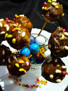 A picture of Cake Pops.