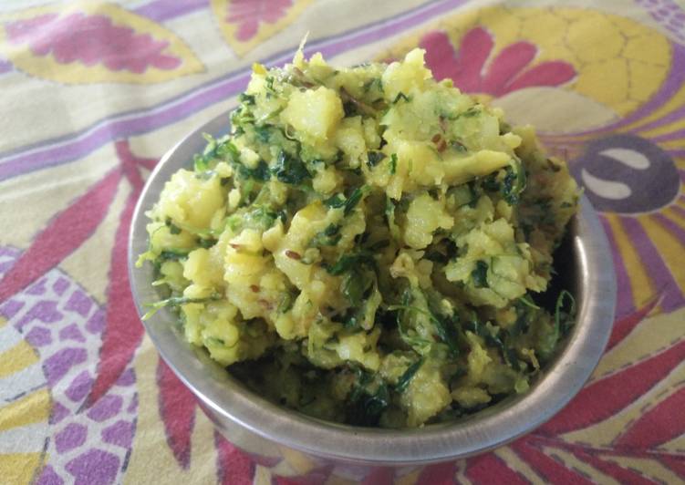 Simple Way to Prepare Any-night-of-the-week Mashed Aloo Methi Curry (Mashed Potato and fenugreek leave fry)