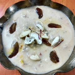 A picture of Litchi kheer.