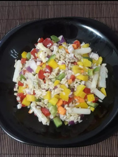 Una foto de Ensalada de arroz integral