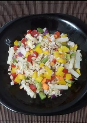 Una foto de Ensalada de arroz integral
