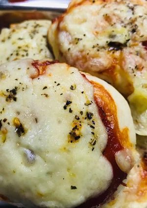A picture of Tandoori Cheese Pizza!!.