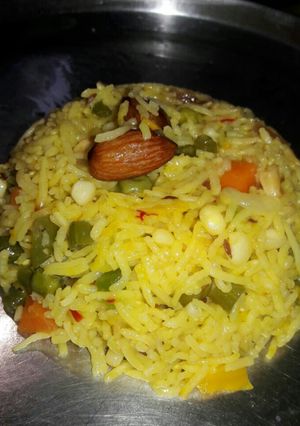 A picture of Kashmiri pulao recipe.