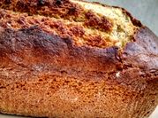 Una foto de budín de durazno