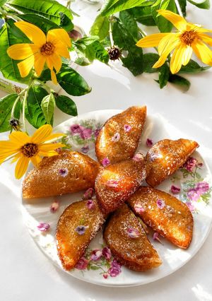 عکسی از دستور قطایف عربی سرخ شده و شربتی