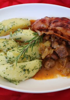 Hagyományos szarvaspörkölt recept fotója