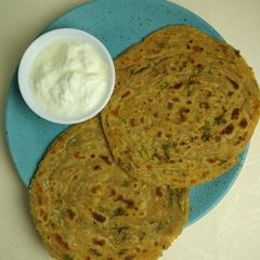 A picture of Chilli Garlic Lachha Paratha.