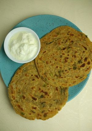 A picture of Chilli Garlic Lachha Paratha.