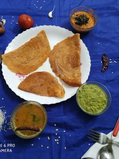 થકકલી ઢોસા(Thakkali dosa recipe in Gujarati) રેસીપી મુખ્ય ફોટો