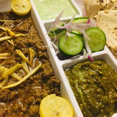 A picture of Fry Kabab aka Waheed ke kabab.