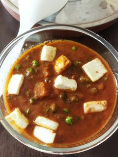 મટર પનીર (Matar Paneer Recipe In Gujarati) રેસીપી મુખ્ય ફોટો