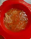 Sopa de tomate con fideos