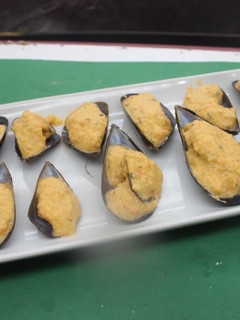 Una foto de Mejillones al cava con gazpacho