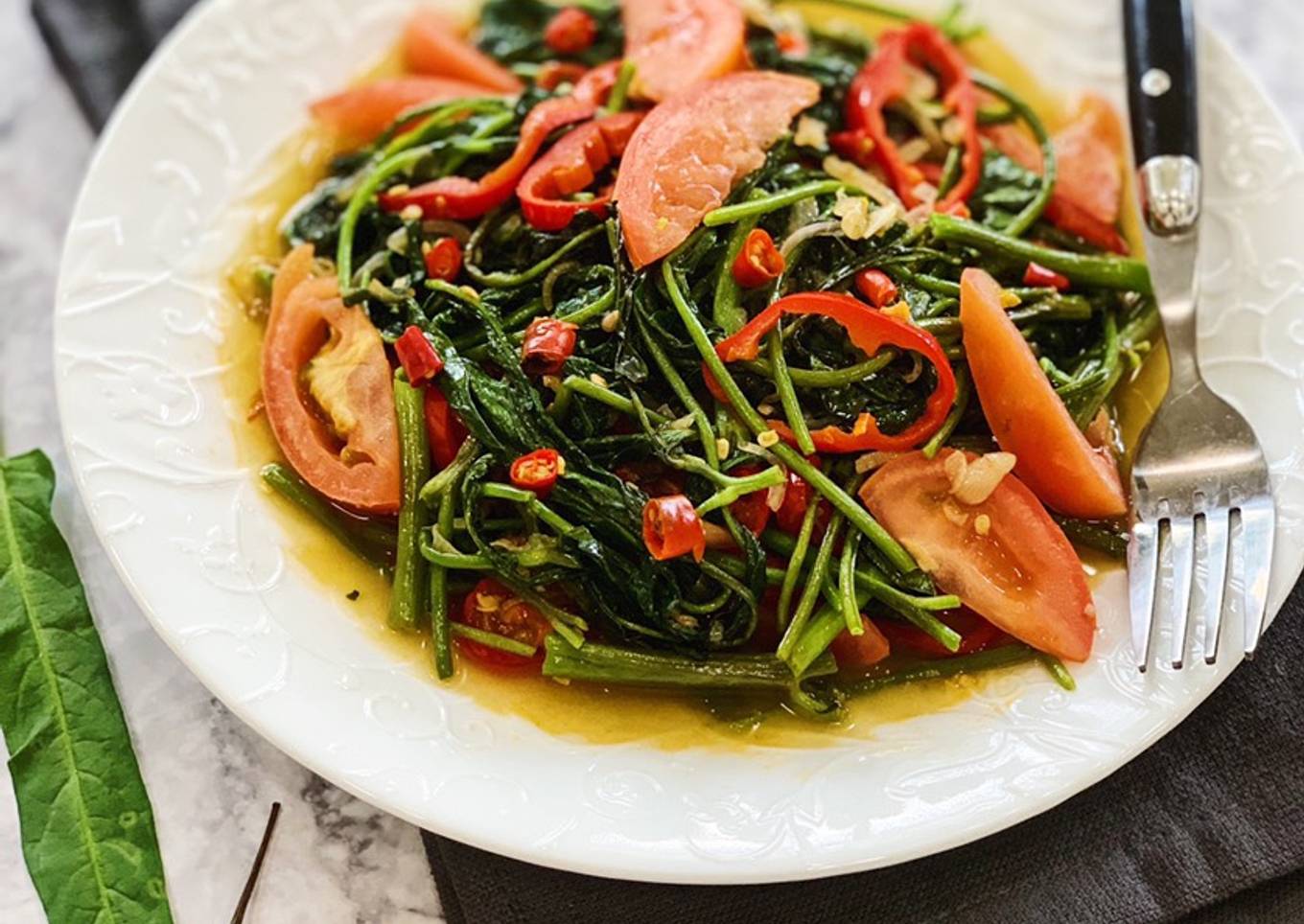 Tumis Kangkung Pedas (Spicy Water Spinach Stir Fry)