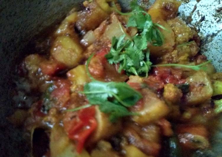 Sunday Fresh Cauliflower Potatoes curry