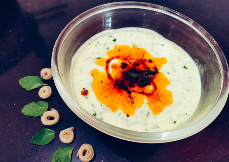 Mooli ke patto ka Raita (Radish Leaves Raita)