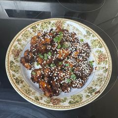 A picture of Sweet and spicy Chinese chicken.