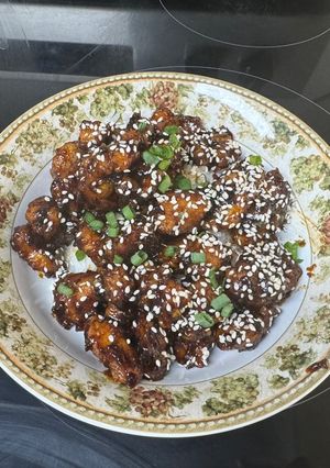 A picture of Sweet and spicy Chinese chicken.
