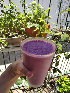 Una foto de Smoothie moradito refrescante :)
