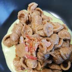 Orecchiette al grano arso alla gricia su crema di fave-レシピのメイン写真