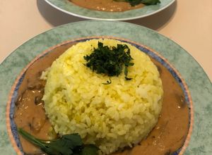 Una foto de Ternera Strogonoff  Ruso Бефстроганов Japonés BEEF STROGONOFF🇷🇺🇺🇾🇯🇵ビーフストロガノフ