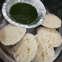 A picture of Idli.