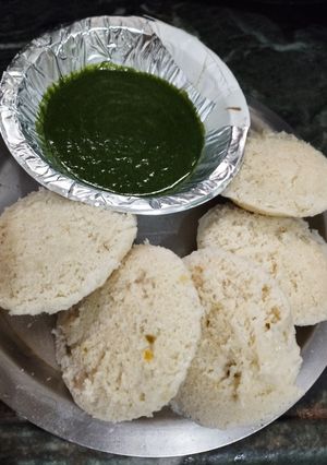 A picture of Idli.