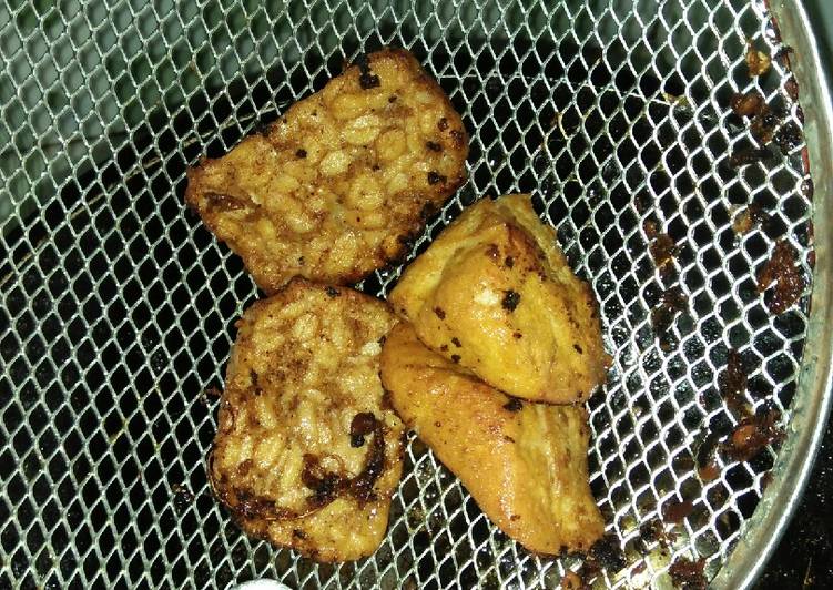 Bacem tahu tempe goreng.