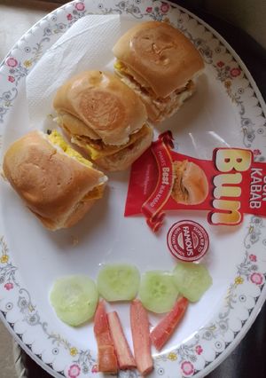 A picture of Mini Bun kabab.