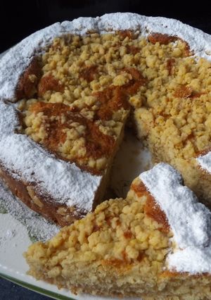 Una foto de Bizcocho de yogur con crumble de naranjas sanguinas