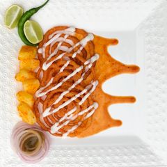 A picture of Aloo Jalebi Chaat.