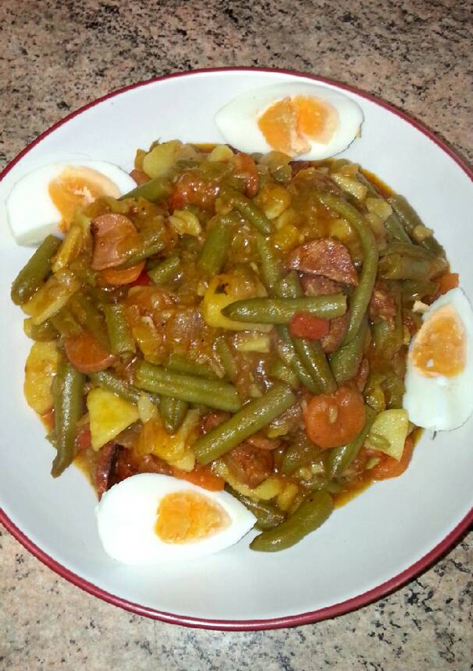 Una foto de Judías verdes con chorizo y tomate frito