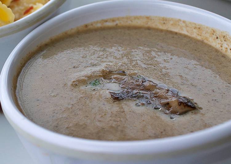 Recipe: Tasty Slow cooker Chicken and Mushroom Soup