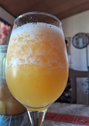 Una foto de Trago de sidra y duraznos🥂
