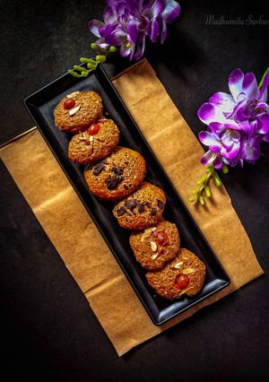 আমন্ড আপেল ক্যুকিজ (almond apple cookies recipe in Bengali) রেসিপির প্রধান ছবি