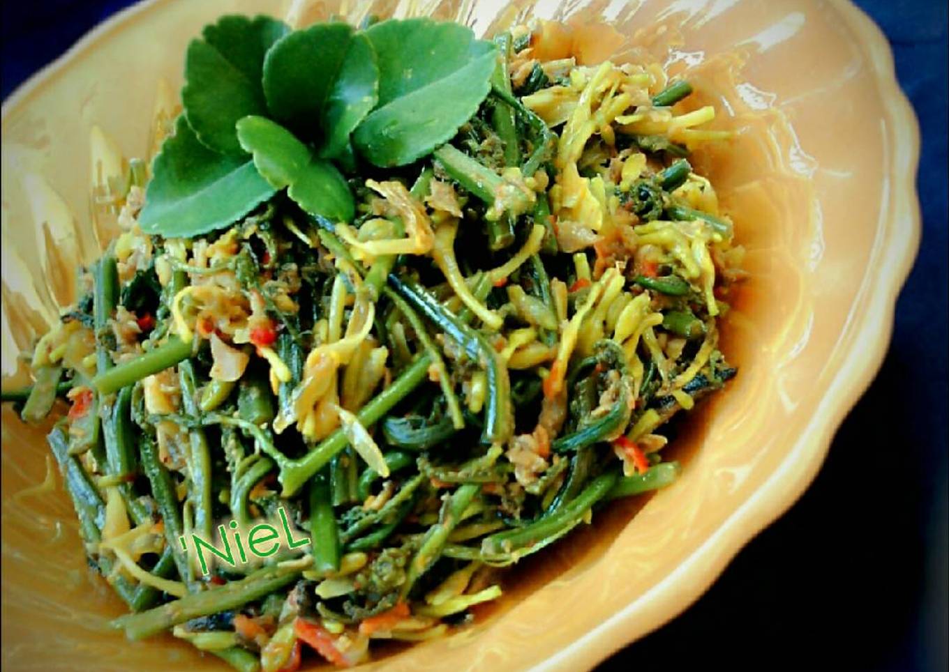 Tumis Paku (sayur pakis)