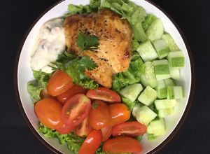 Hình của món [Giảm cân - eat clean #D_20] Ức gà áp chảo + salad trộn (216calo).