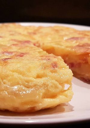Foto principal de Tortilla de patatas con jamón ibérico