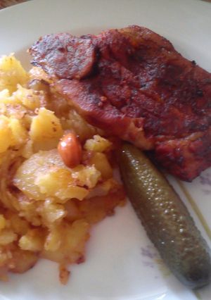 Sült tarja hagymás krumplival recept fotója