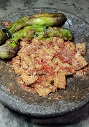 Foto resep 87. Sambal Tahu dengan Terong Bakar