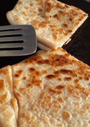 A picture of Metha paratha.