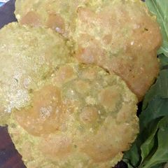 Spinach masala puri A picture of Spinach masala puri.