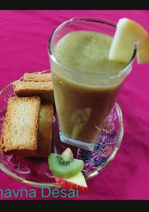 A picture of Apple kiwi juice.