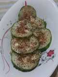 Carpaccio de pepinos con condimentos