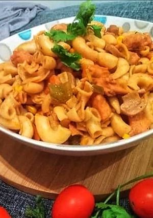 A picture of Chicken tikka Macronies.